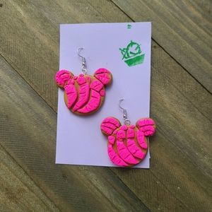 Concha Mickey Mouse Earrings
